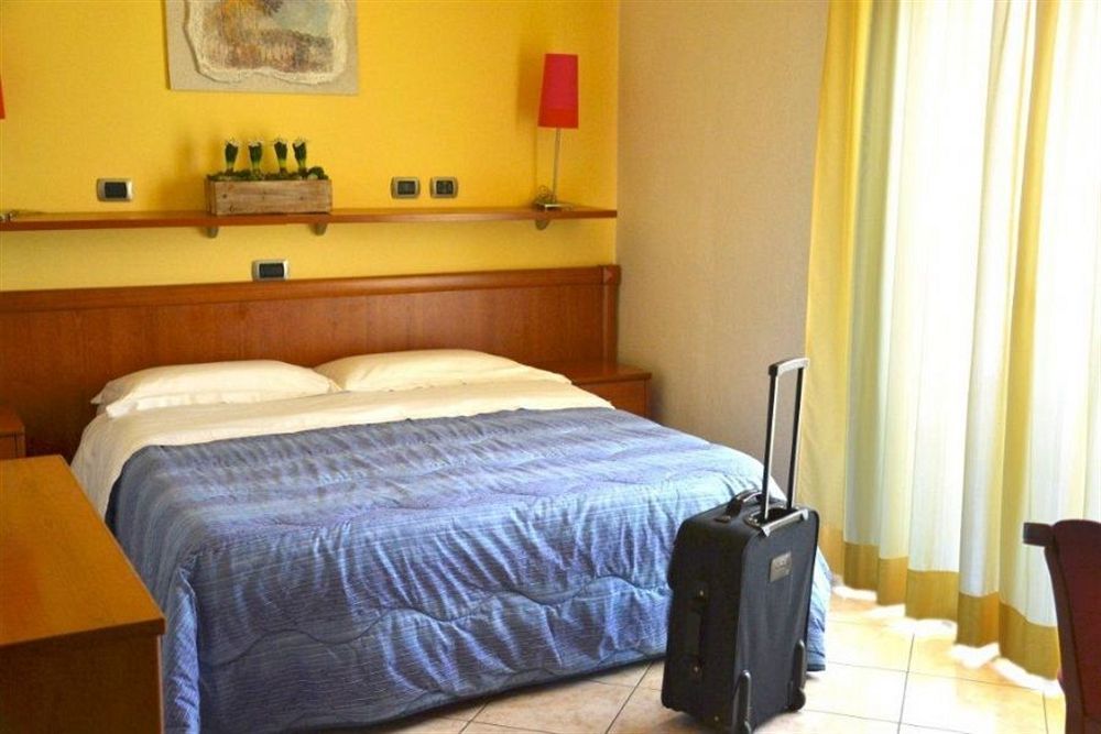 Albergo Ristorante Protti Cattolica Exterior foto